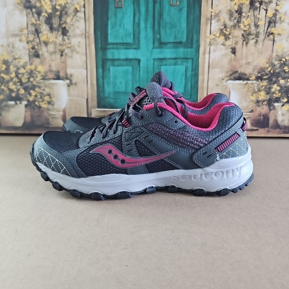 Saucony Grid Raptor TR Gray/Magenta Trail Running Shoes‎ Women's 10